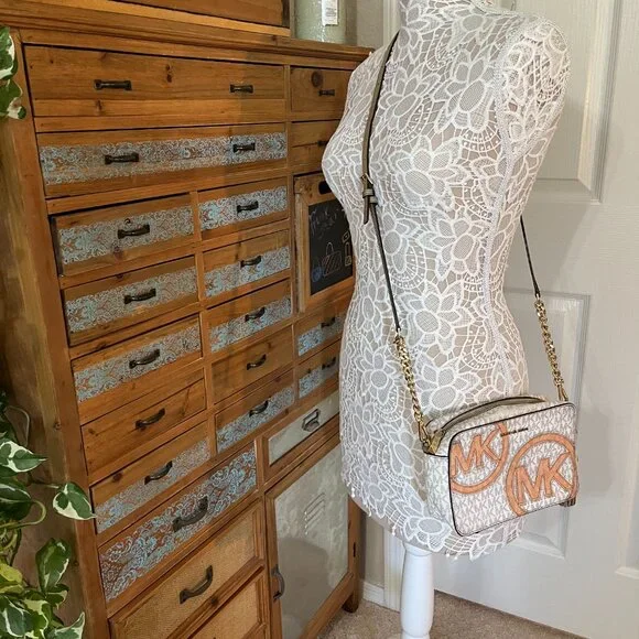 Michael Kors - Rare- Ginny Crossbody Bag W/ Orange Logo -Vintage - Picture 7 of 13